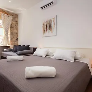https://cindro-studio-apartment-2-in-split-center.splithotels.org